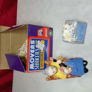 Vgt collectible salt & pepper shakers